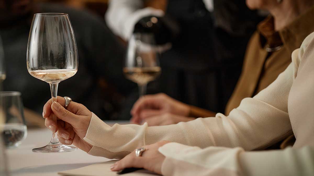 Servizio del vino in sala